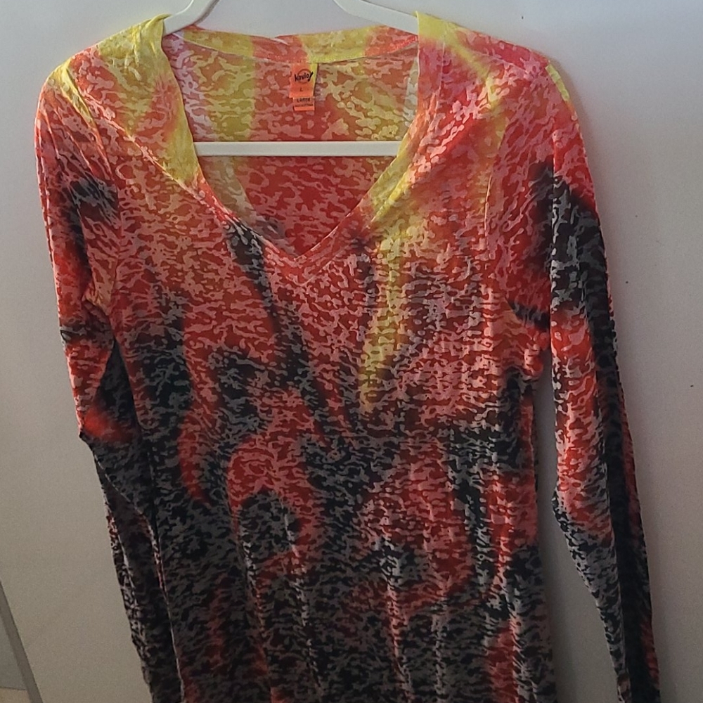Long sleeve athletic shirt